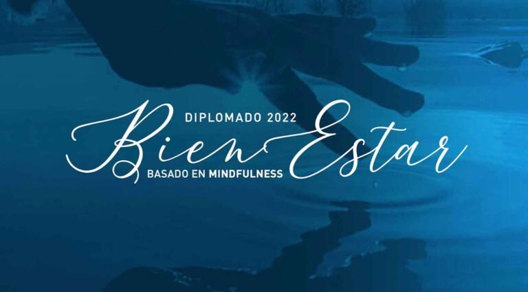 Educadoras participando en el Diplomado en Bienestar Basado en Mindfulness realizado por Fundación Planeta Tierra y Fundación Mustakis.