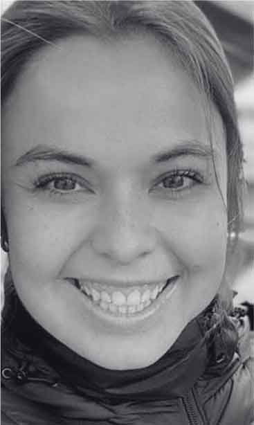 Retrato de Yael Vackflores, secretaria ejecutiva de la Fundación Planeta Tierra, coach en mindfulness y educación emocional